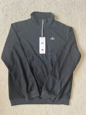 ALO Yoga Men’s Black Half-Zip Pullover Sweater